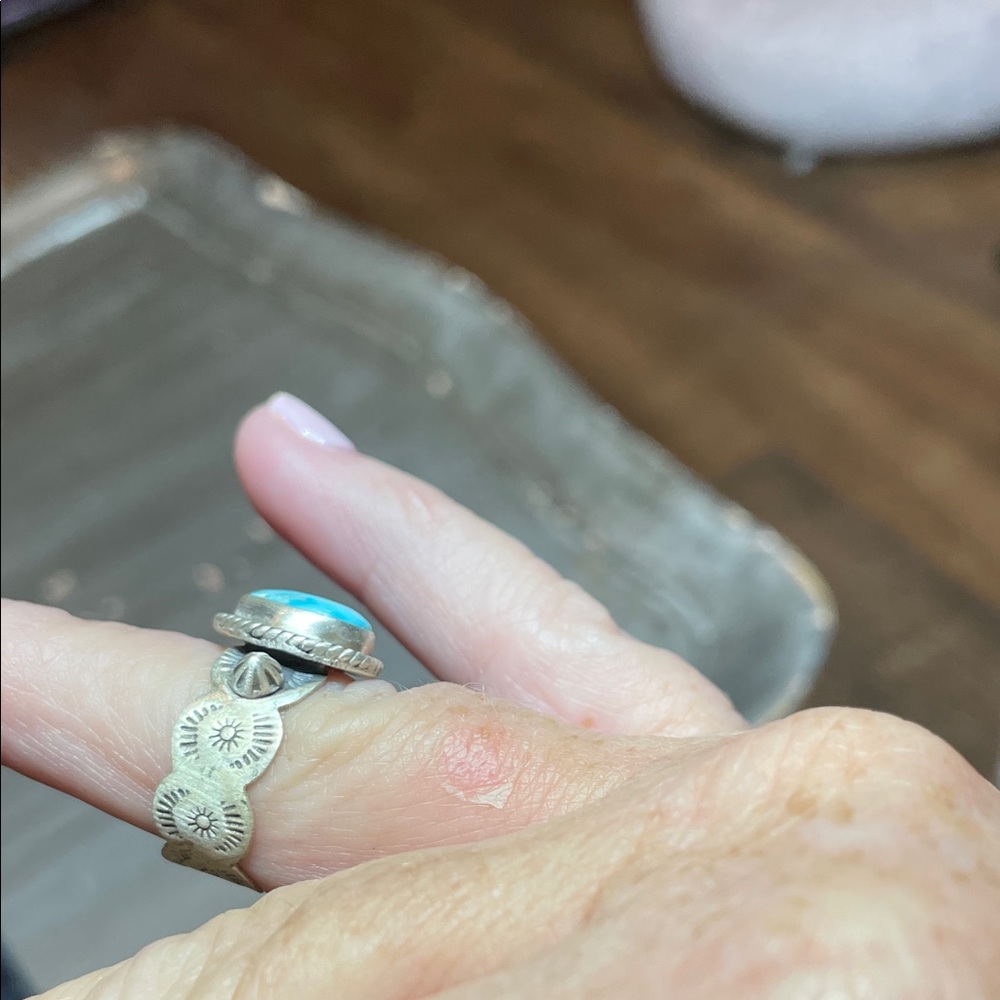 Sterling Silver Sonoran Blue Turquoise Oval Ring - Picture 2 of 4
